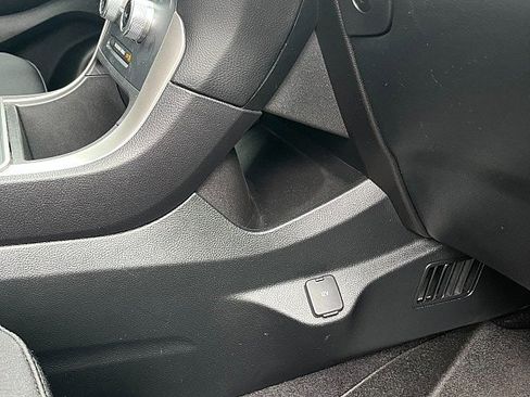 Used 2023 Ford Edge SE image 16