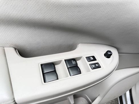 Used 2014 Nissan Quest S FWD image 14