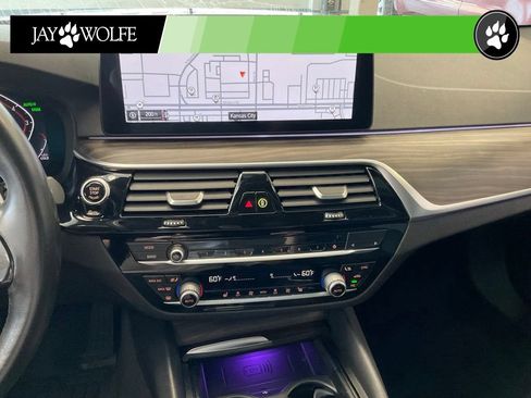 Used 2021 BMW 530i xDrive w/ Premium Package AWD/4WD image 15