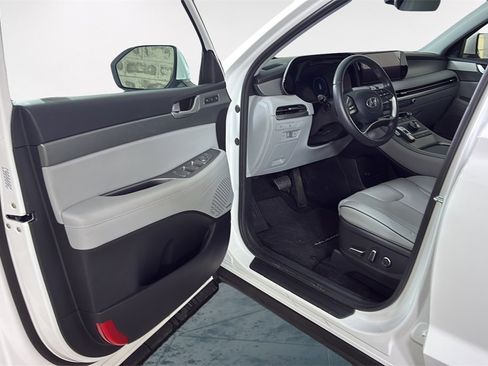 Used 2024 Hyundai Palisade SEL image 11