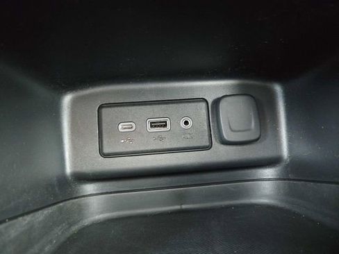 Used 2019 Chevrolet Equinox LS image 24