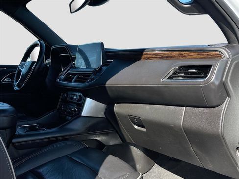 Used 2023 Chevrolet Suburban Premier image 32