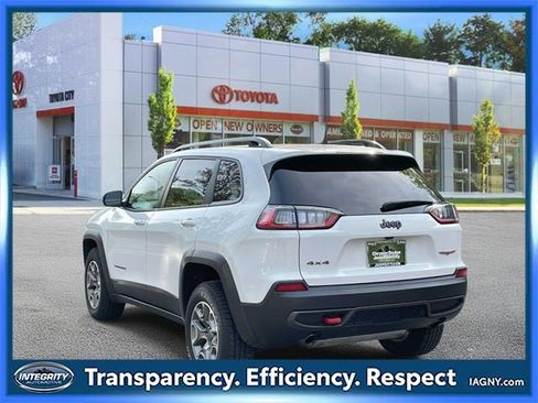 Used 2022 Jeep Cherokee Trailhawk image 6