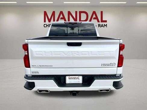 Used 2023 Chevrolet Silverado 1500 High Country w/ Technology Package AWD/4WD image 5