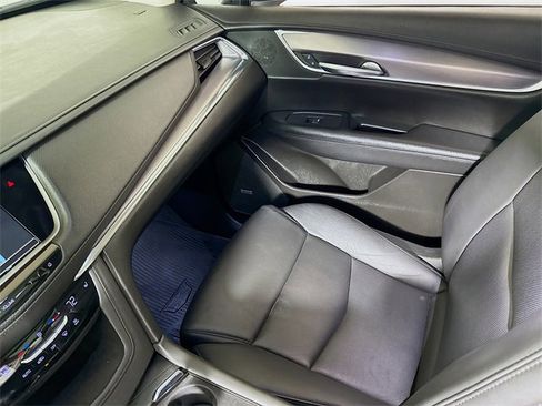 Used 2019 Cadillac XT5 Luxury image 23