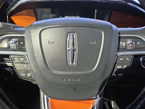 Used 2019 Lincoln Navigator L Reserve image 16