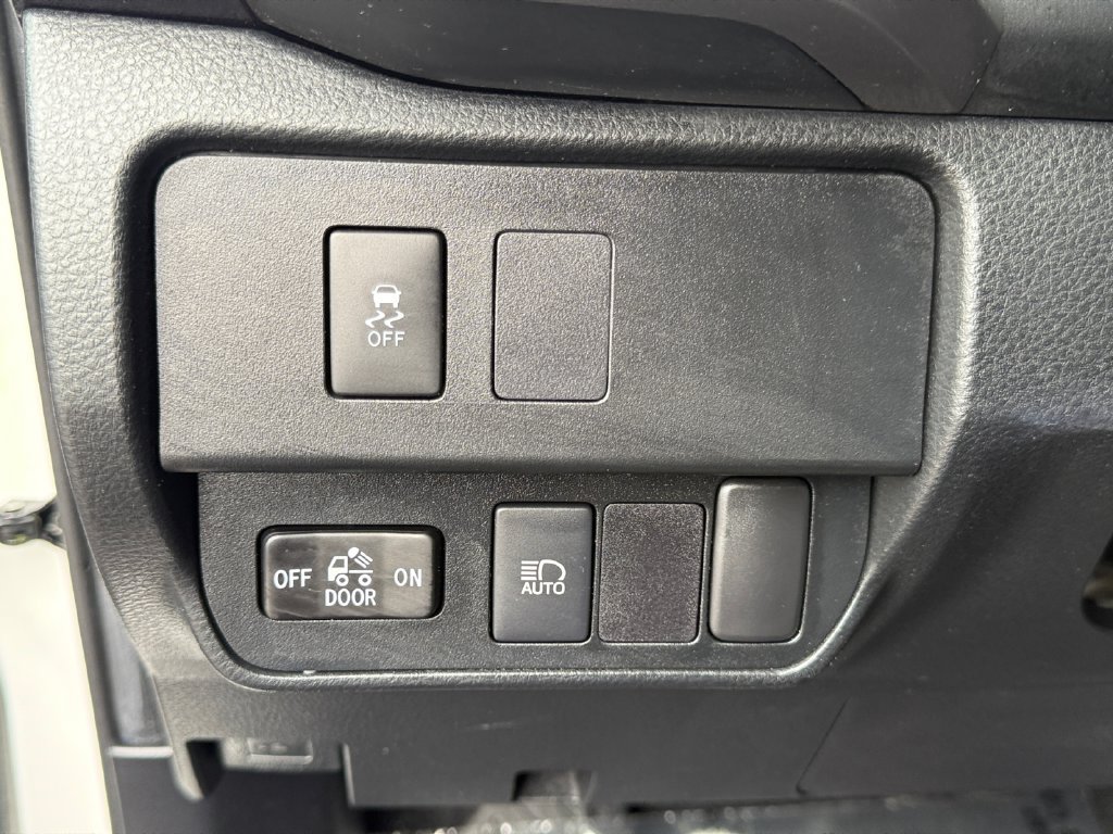 Used 2022 Toyota Tacoma SR5 AWD/4WD image 19