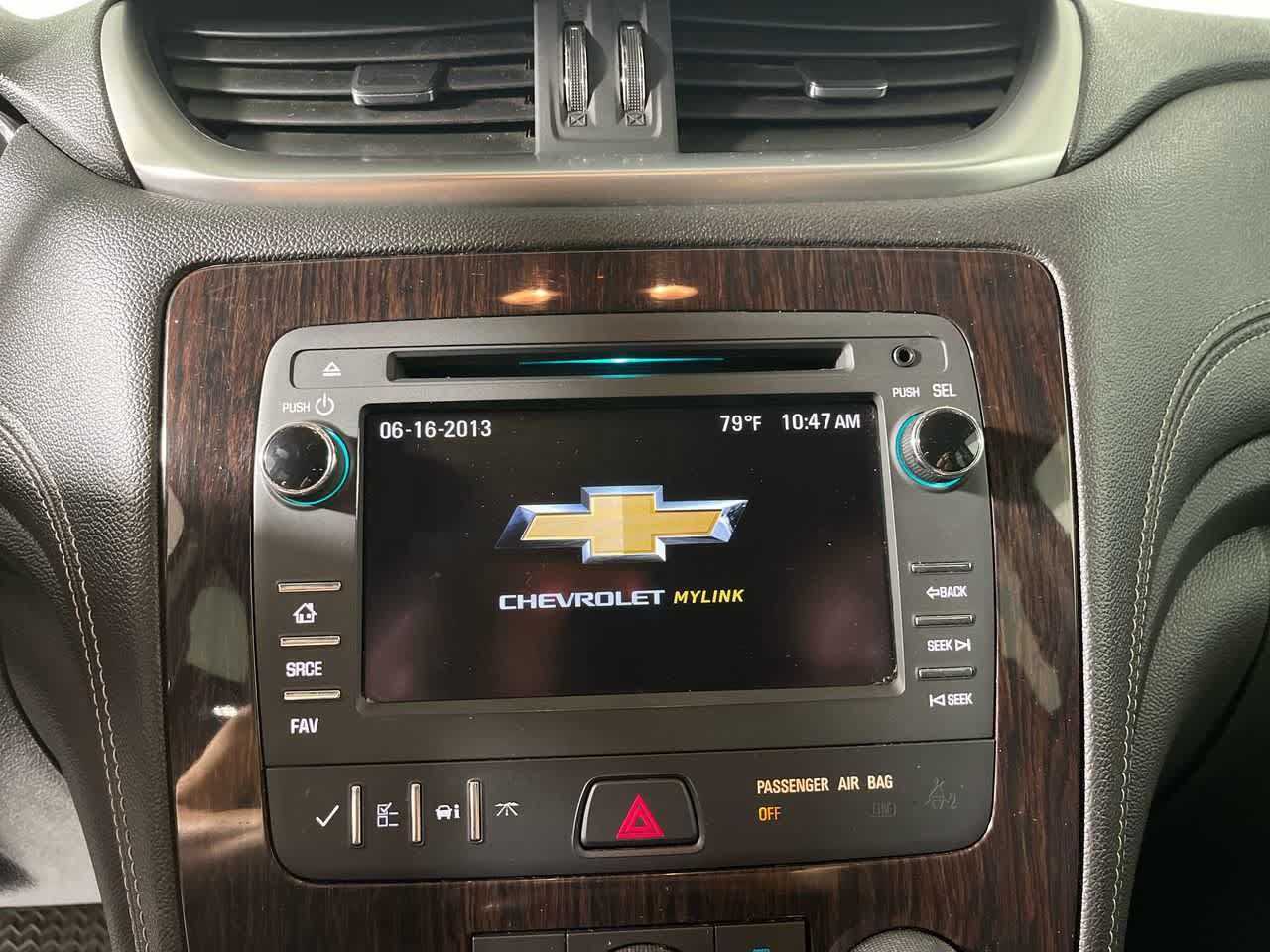 Used 2017 Chevrolet Traverse LT w/ Style and Technology Package FWD image 18