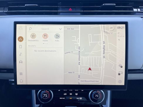 Used 2023 Land Rover Range Rover SE image 29