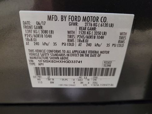 Used 2017 Ford Explorer XLT w/ Equipment Group 202A AWD/4WD image 33