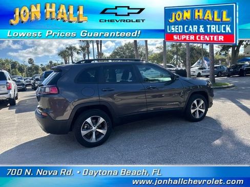 Used 2022 Jeep Cherokee Limited image 16