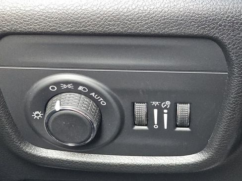 New 2025 Jeep Grand Cherokee L Altitude image 16