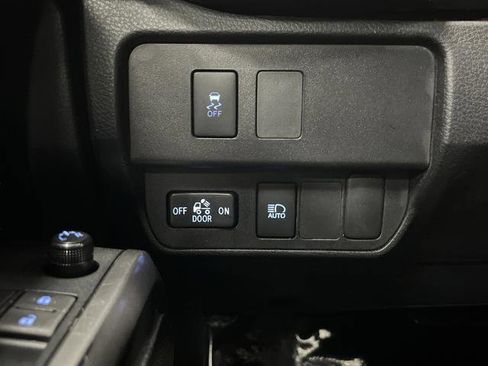 Used 2020 Toyota Tacoma SR5 image 22