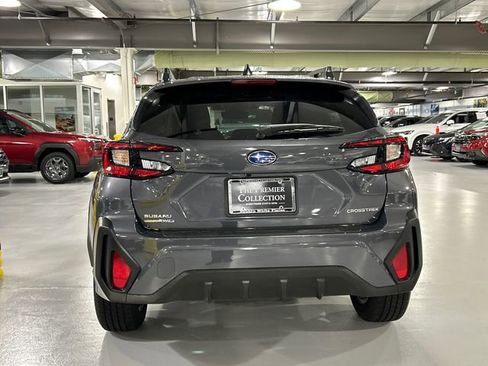 Used 2025 Subaru Crosstrek 2.0i Premium AWD/4WD image 3