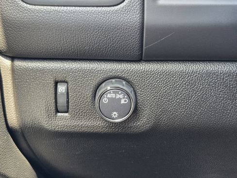 Used 2022 Chevrolet Colorado LT w/ Fleet Safety Package RWD image 22