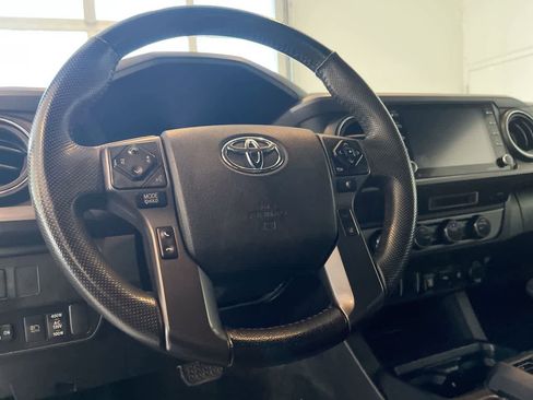 Used 2023 Toyota Tacoma TRD Off-Road image 14