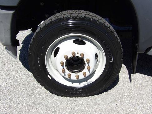 Used 2015 Ford F550 2WD Regular Cab Super Duty image 54