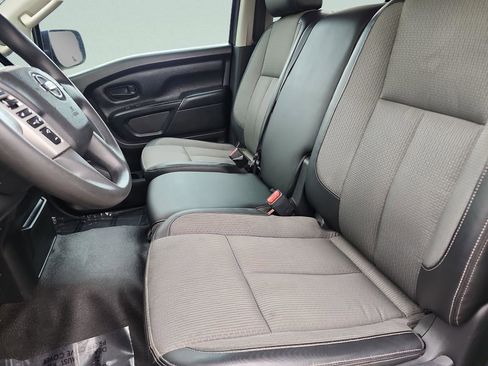 Used 2017 Nissan Titan S RWD image 18