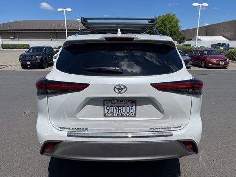 Used 2022 Toyota Highlander Platinum image 6