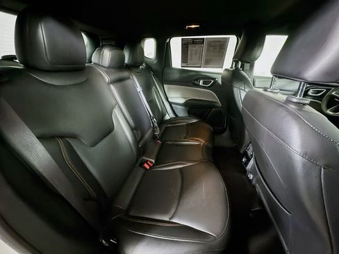 Used 2023 Jeep Compass Limited image 11