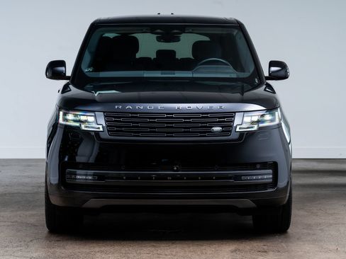 Used 2025 Land Rover Range Rover Long Wheelbase SE AWD/4WD image 2