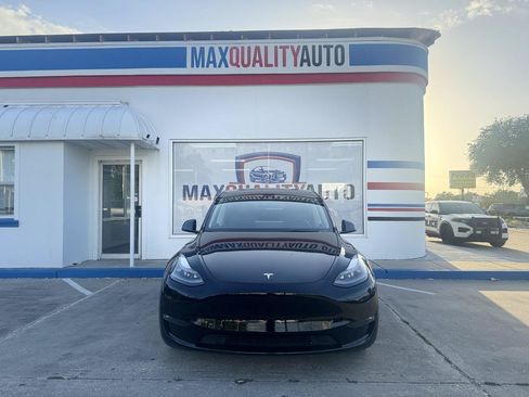 Used 2022 Tesla Model Y Performance AWD/4WD image 9