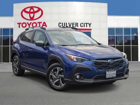 Used 2025 Subaru Crosstrek 2.5i Premium AWD/4WD image 1