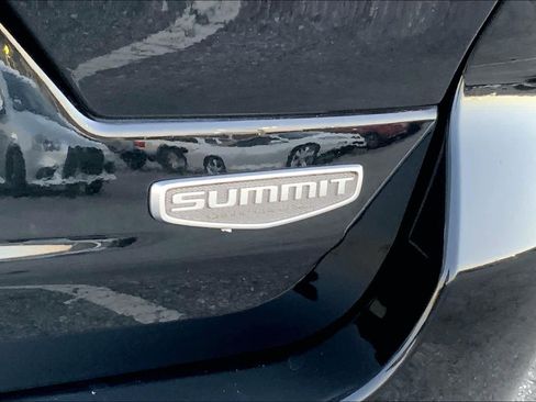 Used 2023 Jeep Grand Cherokee Summit image 10