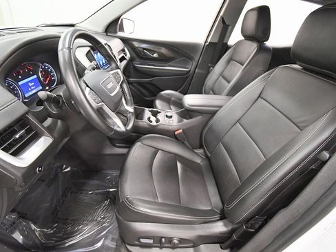 Used 2024 GMC Terrain SLT image 14