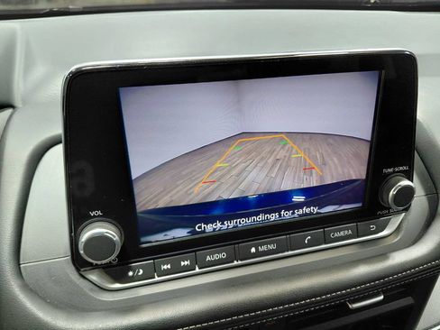 Used 2025 Nissan Rogue SV AWD/4WD image 15