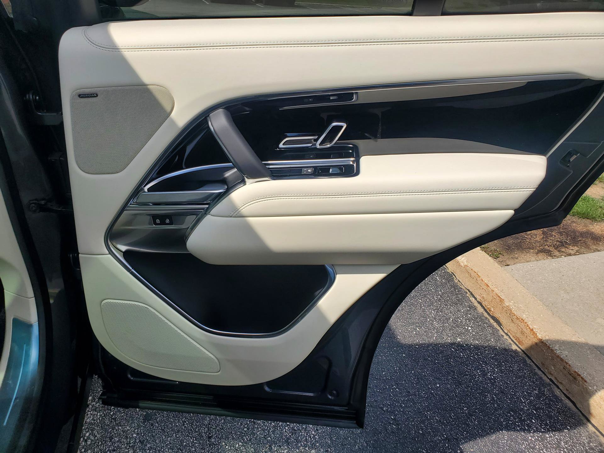 New 2026 Land Rover Range Rover SE AWD/4WD image 18