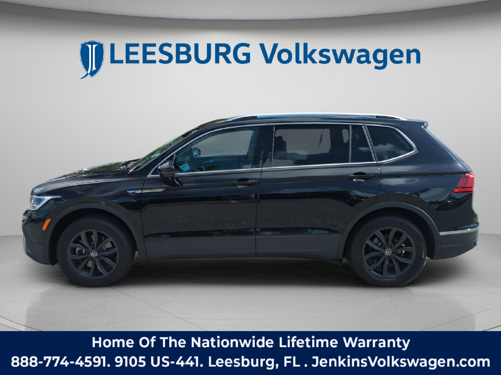 Used 2024 Volkswagen Tiguan SE FWD image 11