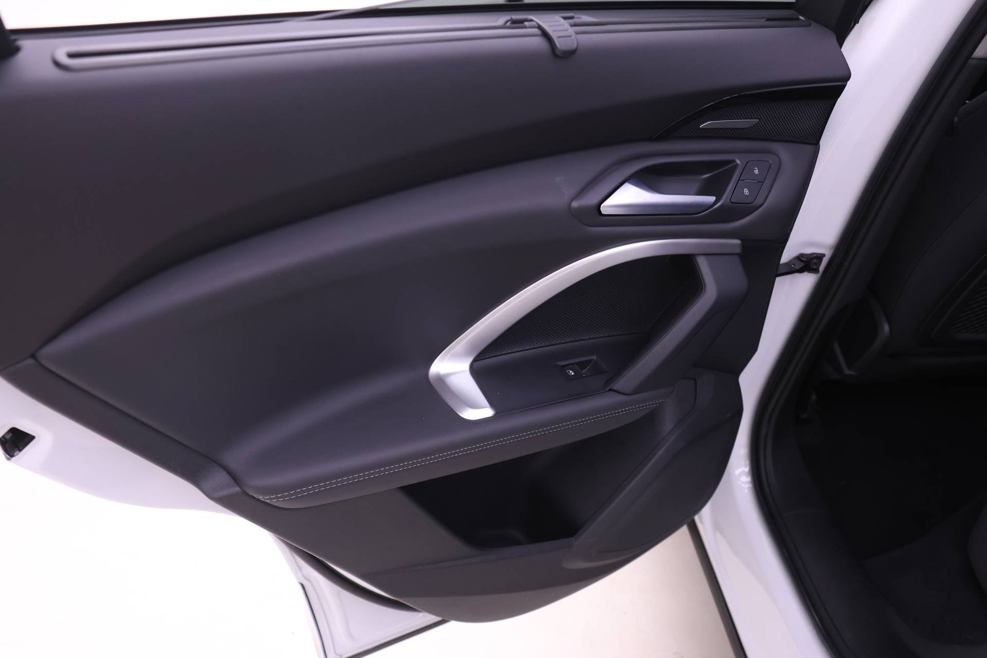Certified 2025 Audi Q5 Premium AWD/4WD image 23