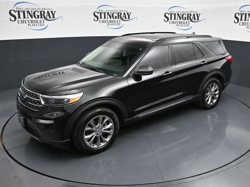 Used 2022 Ford Explorer XLT w/ Equipment Group 202A image 11