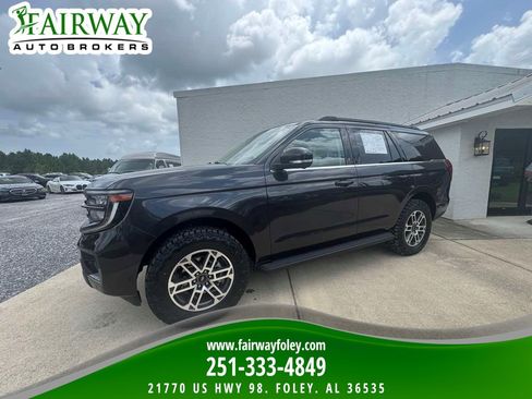 Used 2025 Ford Expedition Active AWD/4WD image 1