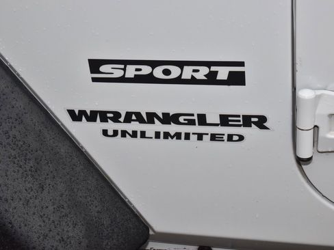 Used 2016 Jeep Wrangler Unlimited Sport w/ Quick Order Package 24S AWD/4WD image 38