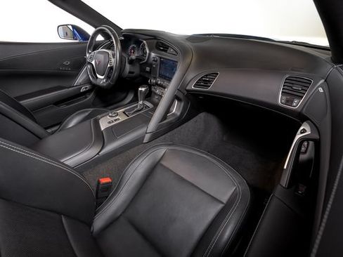 Used 2019 Chevrolet Corvette Stingray Coupe RWD image 44