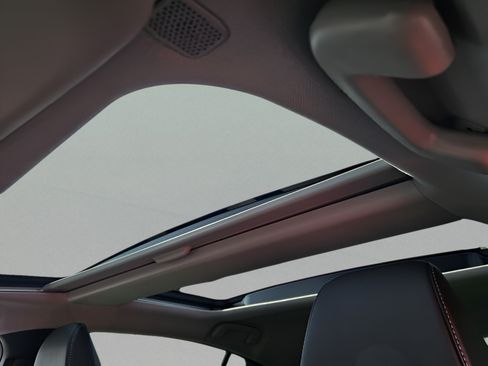 Used 2025 Toyota Prius FWD image 15