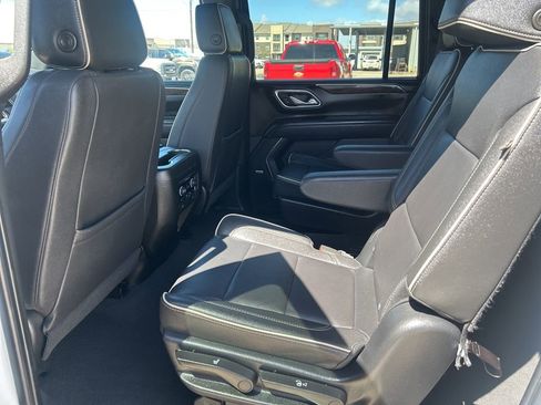 Used 2023 Chevrolet Suburban Premier image 23