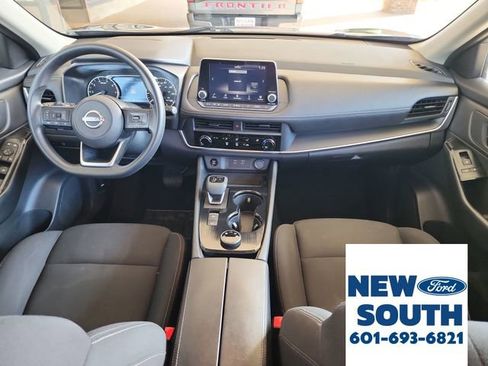 Used 2024 Nissan Rogue S image 15