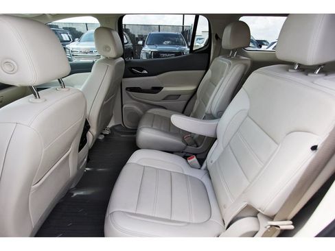 Used 2020 GMC Acadia Denali w/ Denali Ultimate Package AWD/4WD image 7