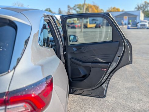 Used 2023 Ford Escape Active image 36