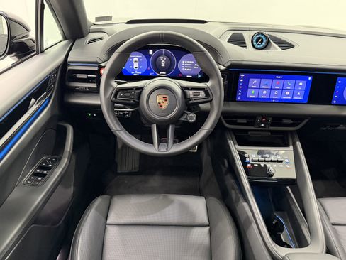 Certified 2025 Porsche Macan 4S Electric AWD/4WD image 24