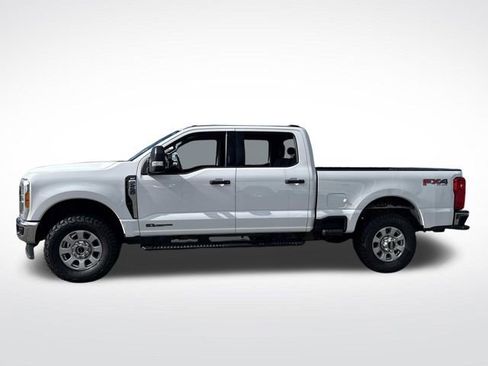 Used 2023 Ford F250 XLT image 2