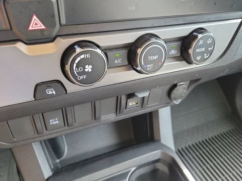 Used 2023 Toyota Tacoma SR5 RWD image 22