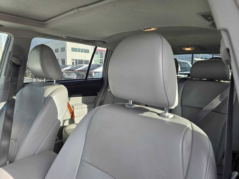 Used 2013 Toyota Highlander Limited image 24