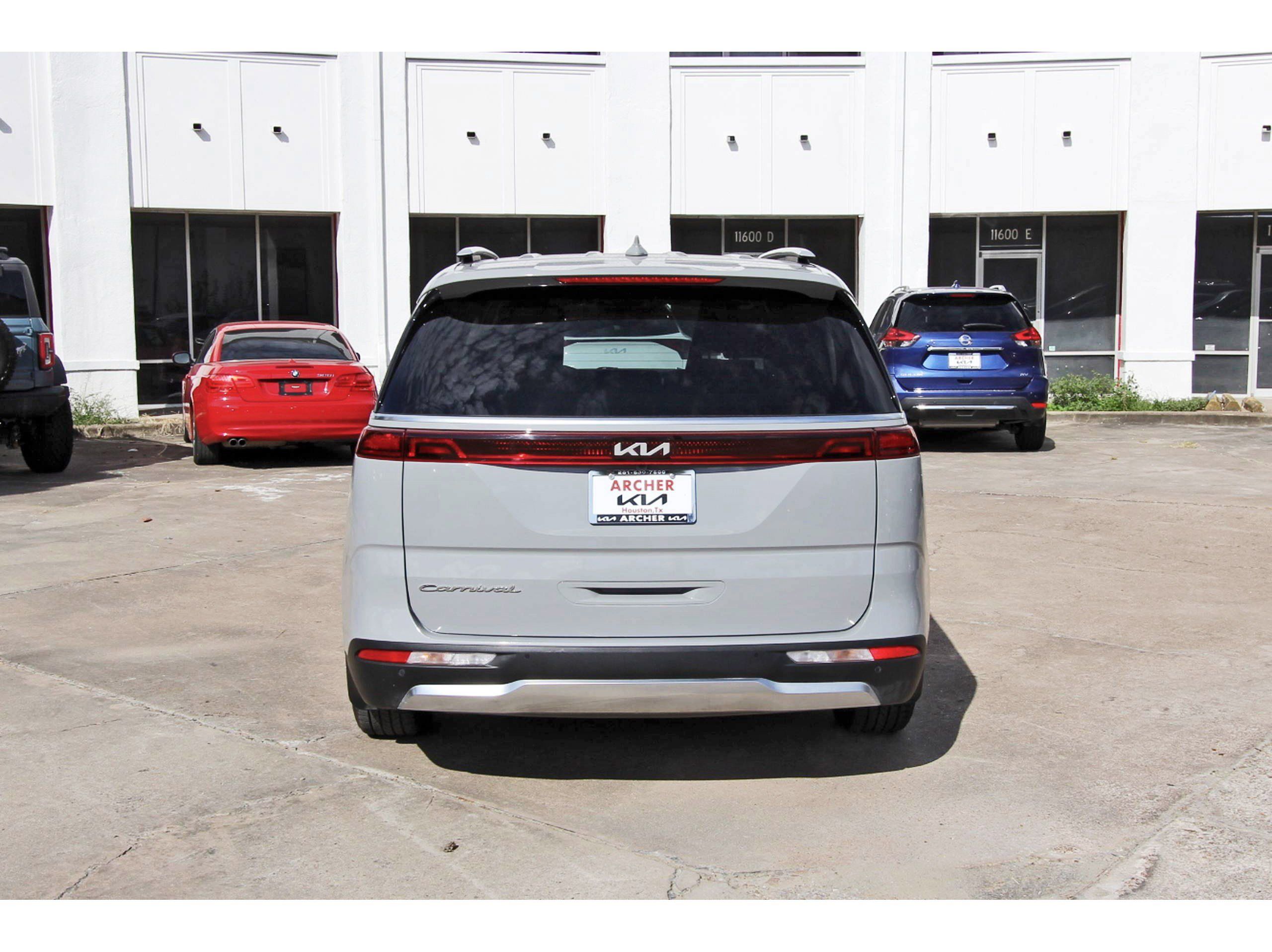 Certified 2022 Kia Carnival SX FWD image 6