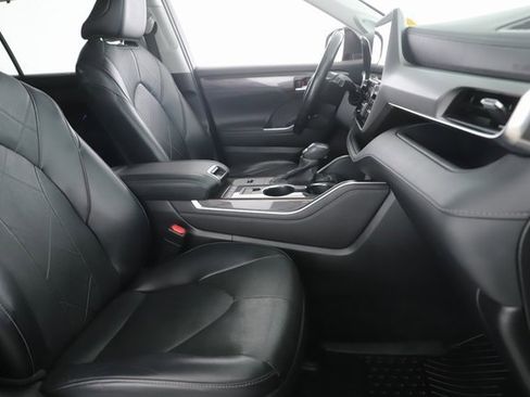 Used 2022 Toyota Highlander Platinum image 35