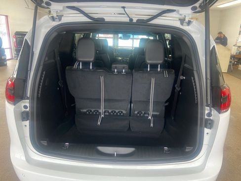 New 2026 Chrysler Pacifica Select image 14