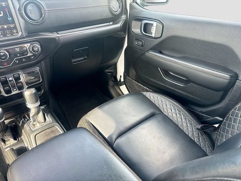 Used 2023 Jeep Wrangler Unlimited Sahara AWD/4WD image 26